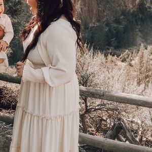 Ivy City Co Demi dress. Color: buttercream/ off white. Size: L